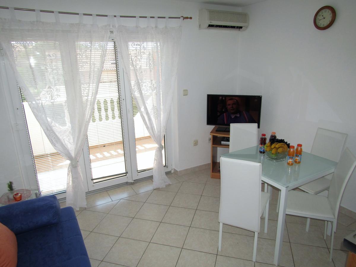 Apartments Kokor Vodice Exterior photo
